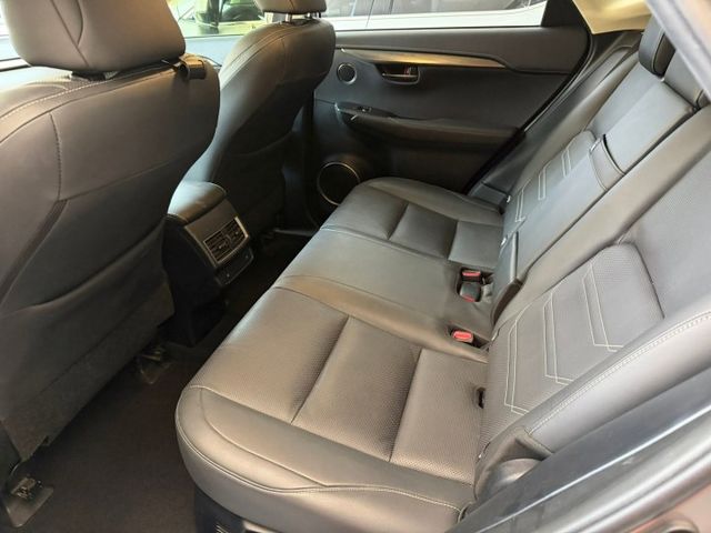 300豪華版「2.0渦輪」原鈑件 定期保養 里程保證 ACC跟車 冷熱通風座椅  第3張相片