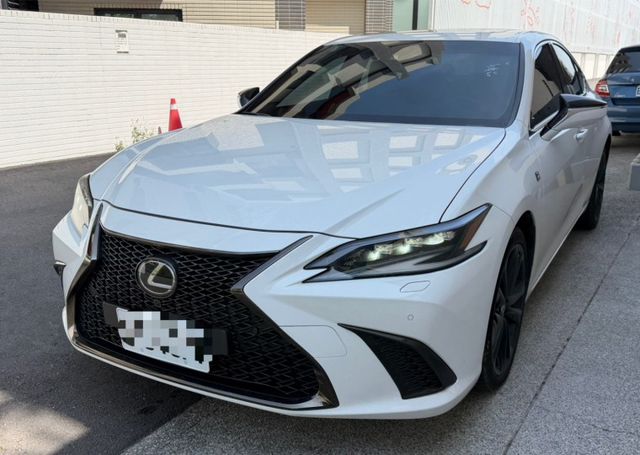 F Sport  無事故 無泡水 定期保養 里程保證  ACC跟車 IKEY 360環景 電動尾門  第1張相片