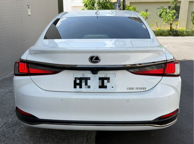 F Sport  無事故 無泡水 定期保養 里程保證  ACC跟車 IKEY 360環景 電動尾門  第4張相片