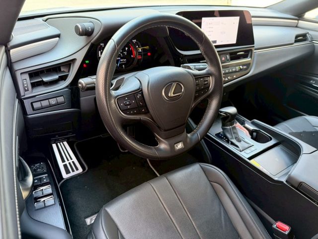 F Sport  無事故 無泡水 定期保養 里程保證  ACC跟車 IKEY 360環景 電動尾門  第7張相片