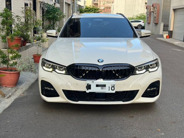 Touring 330i M Sport 總代理 原版件 定期保養 里程保證  第2張相片