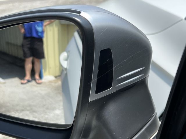 原鈑件 一手車 原廠保養 里程保證 新車保固中 360環景 HK音響 全景天窗 抬頭顯示器  第5張相片