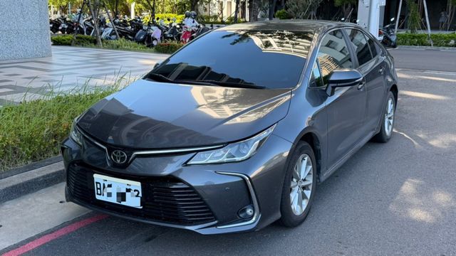 豪華+ 一手車 原鈑件 僅跑四萬八 定期保養 里程保證 IKEY摸門 ACC  第1張相片