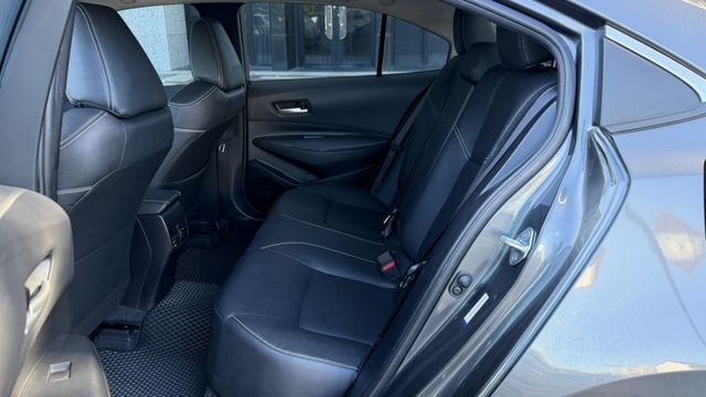 豪華+ 一手車 原鈑件 僅跑四萬八 定期保養 里程保證 IKEY摸門 ACC  第3張相片