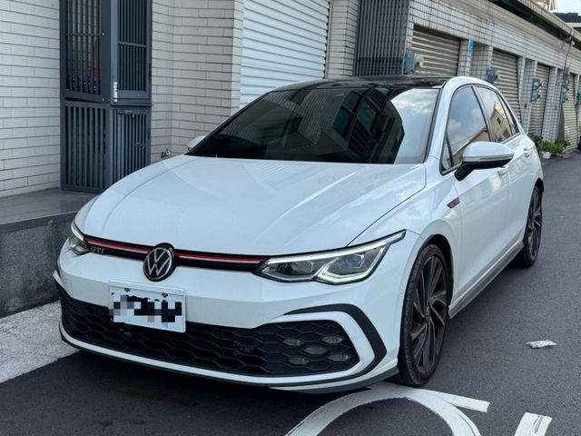 大P版 一手車 原鈑件 跑三萬八 原廠保養 里程保證 新車保固中  第1張相片