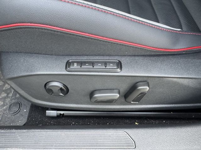 大P版 一手車 原鈑件 跑三萬八 原廠保養 里程保證 新車保固中  第12張相片