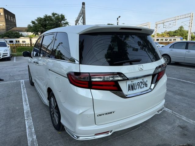 2.4 Apex七人座 Acc跟車 一手車 原鈑件 僅跑六萬六 原廠保養 里程保證  第2張相片