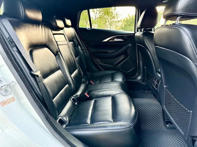 Q30風尚版 1.6T 一手車實跑6萬5里程保證 IKEY 環景攝影 ACC跟車 全景天窗 雙電動椅 換檔撥片  第8張相片