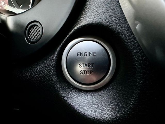 Q30風尚版 1.6T 一手車實跑6萬5里程保證 IKEY 環景攝影 ACC跟車 全景天窗 雙電動椅 換檔撥片  第12張相片