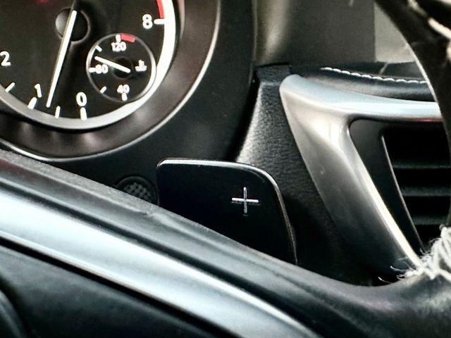 Q30風尚版 1.6T 一手車實跑6萬5里程保證 IKEY 環景攝影 ACC跟車 全景天窗 雙電動椅 換檔撥片  第14張相片