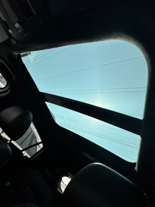 Q30風尚版 1.6T 一手車實跑6萬5里程保證 IKEY 環景攝影 ACC跟車 全景天窗 雙電動椅 換檔撥片  第18張相片