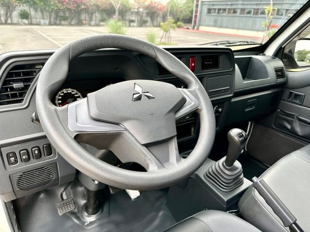 得利卡 6速手排 一手車實跑12萬里程保證 保固兩年五萬公里  第8張相片