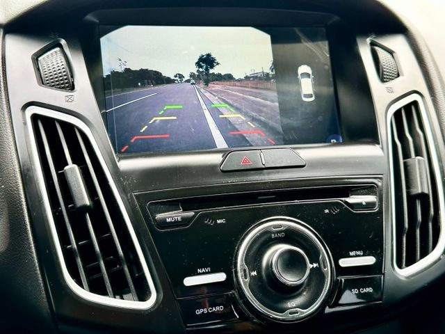 1.6時尚型 一手車原廠紀錄實跑6萬5里程保證 定速巡航 4安 影音主機 倒車顯影 衛星導航 數位電視  第17張相片