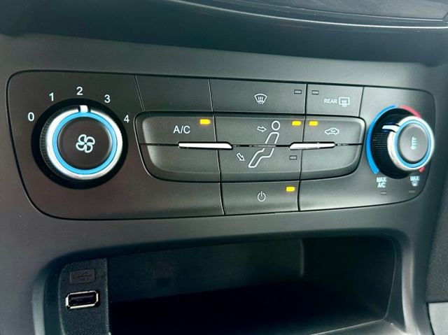 1.6時尚型 一手車原廠紀錄實跑6萬5里程保證 定速巡航 4安 影音主機 倒車顯影 衛星導航 數位電視  第19張相片