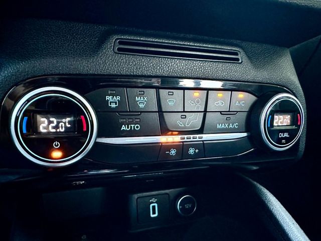 ECOBOOST 182時尚經典型 1.5渦輪 一手車實跑14萬8里程保證 IKEY 換檔撥片 定速巡航 倒車顯影 恆溫  第17張相片