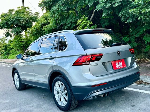 330 TSi 一手車實跑7萬3里程保證 ACC跟車 車道偏離警示 IKEY 環景攝影 電尾門 盲點偵測 自動停車輔助  第4張相片