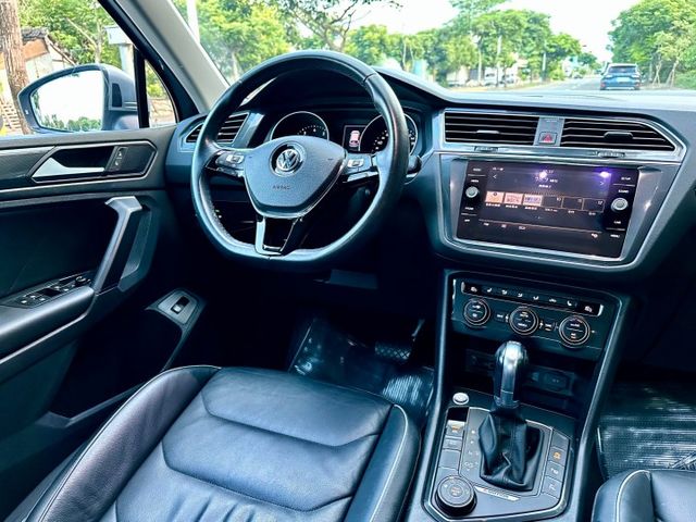 330 TSi 一手車實跑7萬3里程保證 ACC跟車 車道偏離警示 IKEY 環景攝影 電尾門 盲點偵測 自動停車輔助  第10張相片