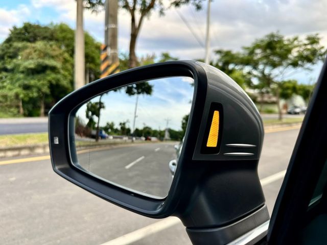 330 TSi 一手車實跑7萬3里程保證 ACC跟車 車道偏離警示 IKEY 環景攝影 電尾門 盲點偵測 自動停車輔助  第19張相片