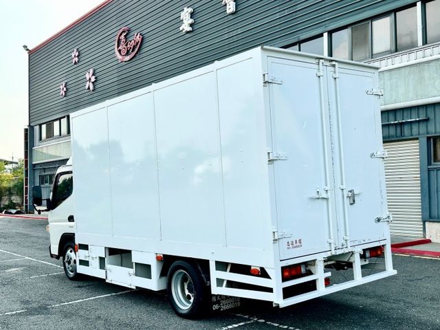 正5噸 14.5呎 揹箱 自排 一手車原廠紀錄只跑7千公里 里程保證 四向錄影鏡頭 全車如新  第4張相片