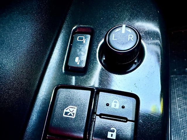 VIOS 經典原廠影音特仕版 一手車實跑7萬9里程保證 數位電視 衛星導航 倒車顯影 前後雷達 抬頭顯示器  第20張相片