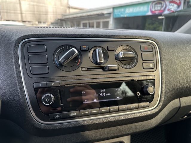進口掀背小車 CITIGO 一手車原廠紀錄實跑6萬8里程保證 車長僅3米56 市區好停車 循跡防滑 4安  第12張相片