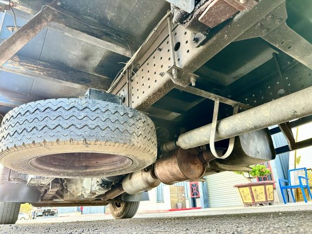 五期堅達 自排 3噸半 已變更載重 14.5呎 一手車原廠紀錄實跑20萬里程保證 五面掀帆布 升降尾門  第19張相片