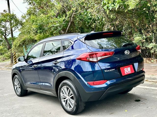 TUCSON 2.0汽油 尊貴型 一手車實跑11萬8里程保證 IKEY 定速巡航 駕駛座電動椅 全景天窗 原廠影音主機  第4張相片