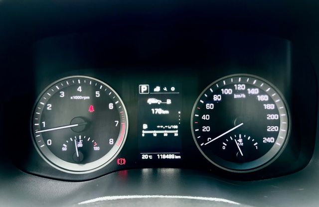 TUCSON 2.0汽油 尊貴型 一手車實跑11萬8里程保證 IKEY 定速巡航 駕駛座電動椅 全景天窗 原廠影音主機  第9張相片