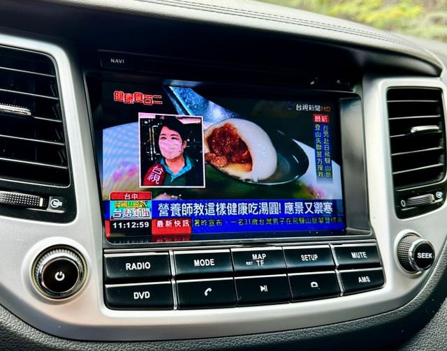 TUCSON 2.0汽油 尊貴型 一手車實跑11萬8里程保證 IKEY 定速巡航 駕駛座電動椅 全景天窗 原廠影音主機  第16張相片