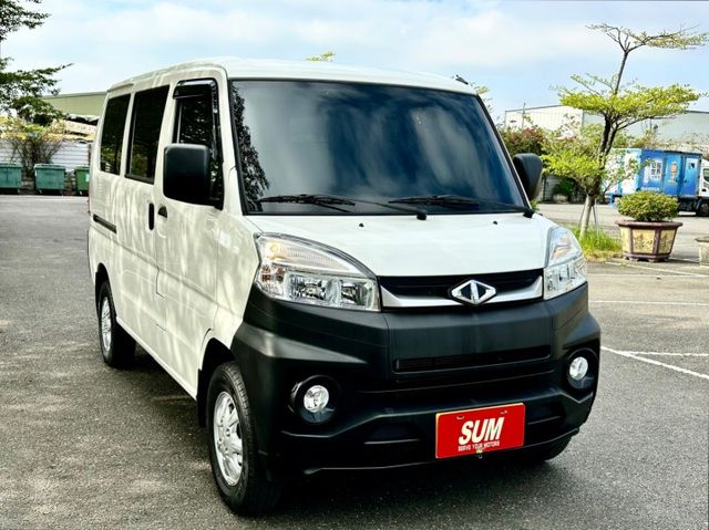 類新車 菱利A180 自排 五人座廂車 一手車原廠紀錄實跑1萬里程保證 定速巡航 盲點偵測 雙安 後座空調  第2張相片