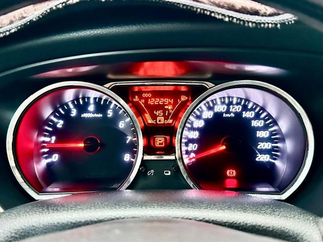 LIVINA 省油 大空間 一手車原廠紀錄實跑12萬里程保證 原廠影音 數位電視 倒車顯影 衛星導航 盲點 抬頭顯示器  第12張相片