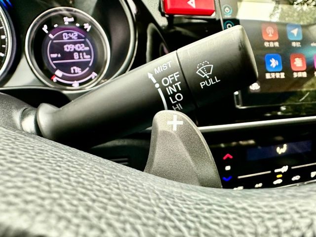 CITY 1.5 VTiS 一手車實跑10萬里程保證 定速巡航 換檔撥片 6安 原廠影音主機 倒車顯影 循跡防滑  第15張相片
