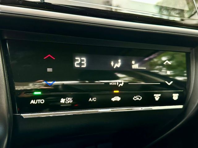 CITY 1.5 VTiS 一手車實跑10萬里程保證 定速巡航 換檔撥片 6安 原廠影音主機 倒車顯影 循跡防滑  第18張相片
