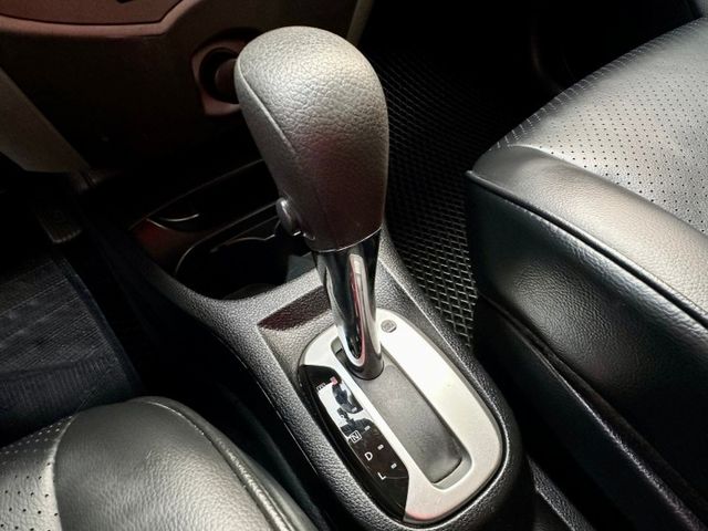 LIVINA 掀背大空間 一手車原廠紀錄實跑10萬里程保證  第16張相片