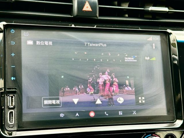油電 尊爵特仕版 一手車原廠紀錄實跑6萬7里程保證 原廠影音主機 ACC跟車 車道維持 雙電動椅 導航 盲點 抬頭顯示  第17張相片