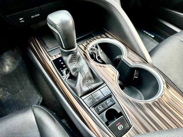 油電 尊爵特仕版 一手車原廠紀錄實跑6萬7里程保證 原廠影音主機 ACC跟車 車道維持 雙電動椅 導航 盲點 抬頭顯示  第19張相片