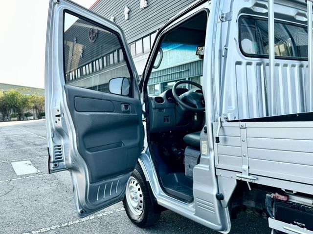 中華菱利1.3  本車里程於10萬5在原廠更換儀表 一手車實跑15萬2里程保證  第14張相片