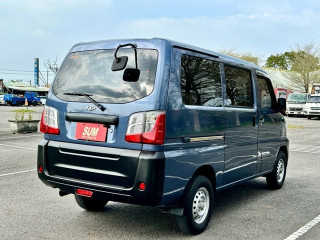 菱利A180 五人座 手排 一手車原廠紀錄實跑1萬9里程保證 盲點偵測 雙安 後座空調  第3張相片
