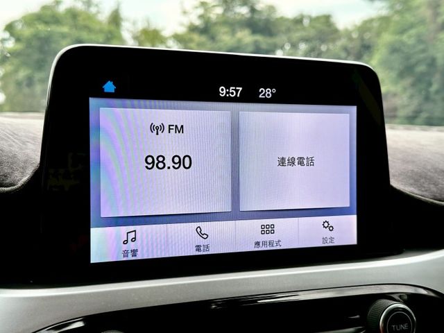 1.5渦輪 五門掀背 時尚版 一手車原廠紀錄實跑6萬5里程保證 IKEY ACC跟車 車道維持 換檔撥片 倒車顯影 盲點  第16張相片