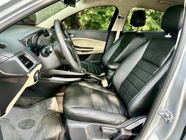 ESCORT 1.5 便宜代步車 一手車實跑13萬里程保證 4安 胎壓監控  第5張相片