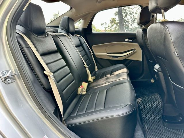 ESCORT 1.5 便宜代步車 一手車實跑13萬里程保證 4安 胎壓監控  第8張相片