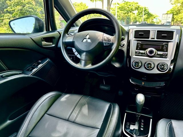 COLT PLUS 一手車原廠紀錄實跑7萬里程保證 IKEY 電動尾門 盲點偵測 數位儀表 定速巡航 恆溫空調 倒車顯影  第10張相片