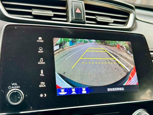 CRV VTiS 1.5渦輪 一手車實跑16萬3里程保證 IKEY LED頭尾燈 定速巡航 換檔撥片 衛星導航 倒車顯影  第17張相片