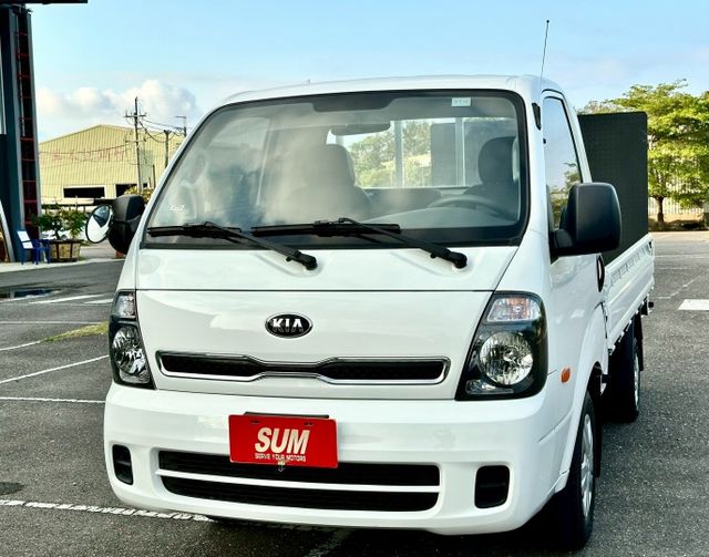 卡旺3.25噸 6速手排 一手車實跑9萬9里程保證 升降尾門 安全氣囊  第1張相片