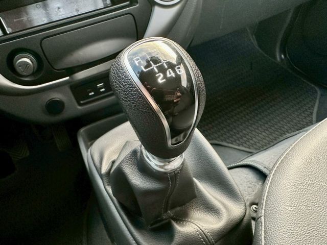 卡旺3.25噸 6速手排 一手車實跑9萬9里程保證 升降尾門 安全氣囊  第13張相片