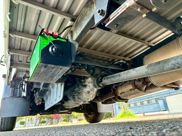卡旺3.25噸 6速手排 一手車實跑9萬9里程保證 升降尾門 安全氣囊  第19張相片
