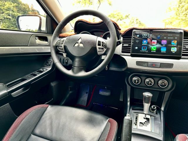 2.0 io版 一手車實跑14萬里程保證 定速巡航 換檔撥片 安卓影音主機 倒車顯影 恆溫空調 天窗 重低音 HID頭燈  第11張相片