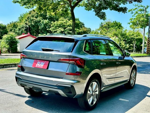1.0TSi 全新領牌車 原廠保固到2028.07 IKEY ACC跟車 車道維持 盲點偵測 電動尾門 駕駛座電動椅  第3張相片