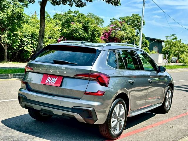 1.0TSi 全新領牌車 原廠保固到2029.01 IKEY ACC跟車 車道維持 盲點偵測 電動尾門 駕駛座電動椅  第3張相片