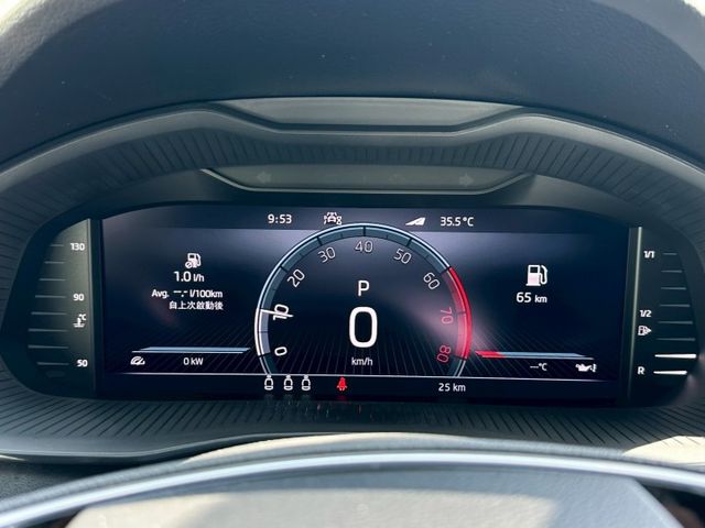 1.0TSi 全新領牌車 原廠保固到2029.01 IKEY ACC跟車 車道維持 盲點偵測 電動尾門 駕駛座電動椅  第10張相片